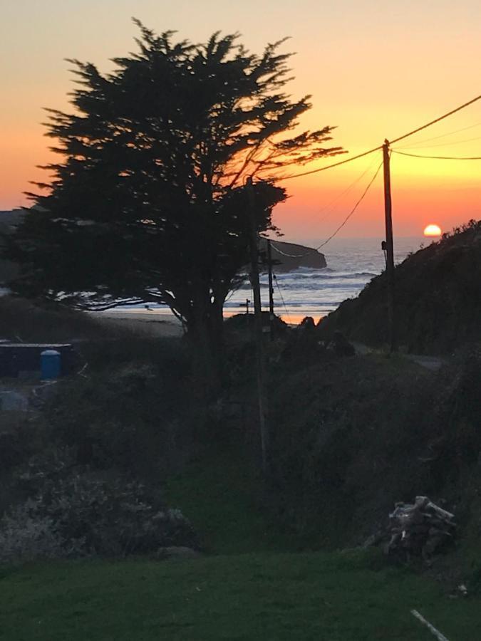 Tides Reach, Deluxe Shepherds Hut 1, 100M From The Beach Saint Merryn ภายนอก รูปภาพ