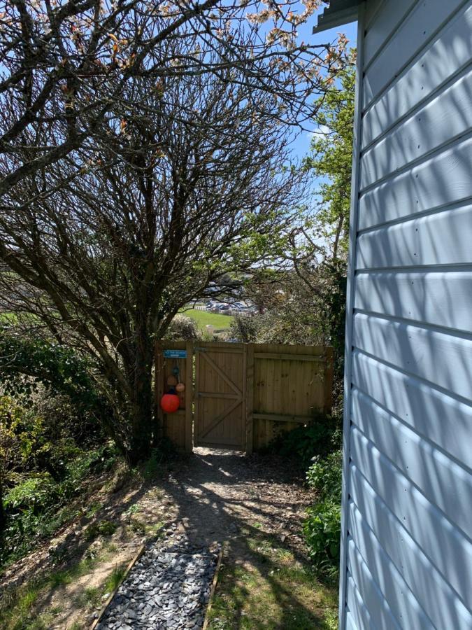 Tides Reach, Deluxe Shepherds Hut 1, 100M From The Beach Saint Merryn ภายนอก รูปภาพ