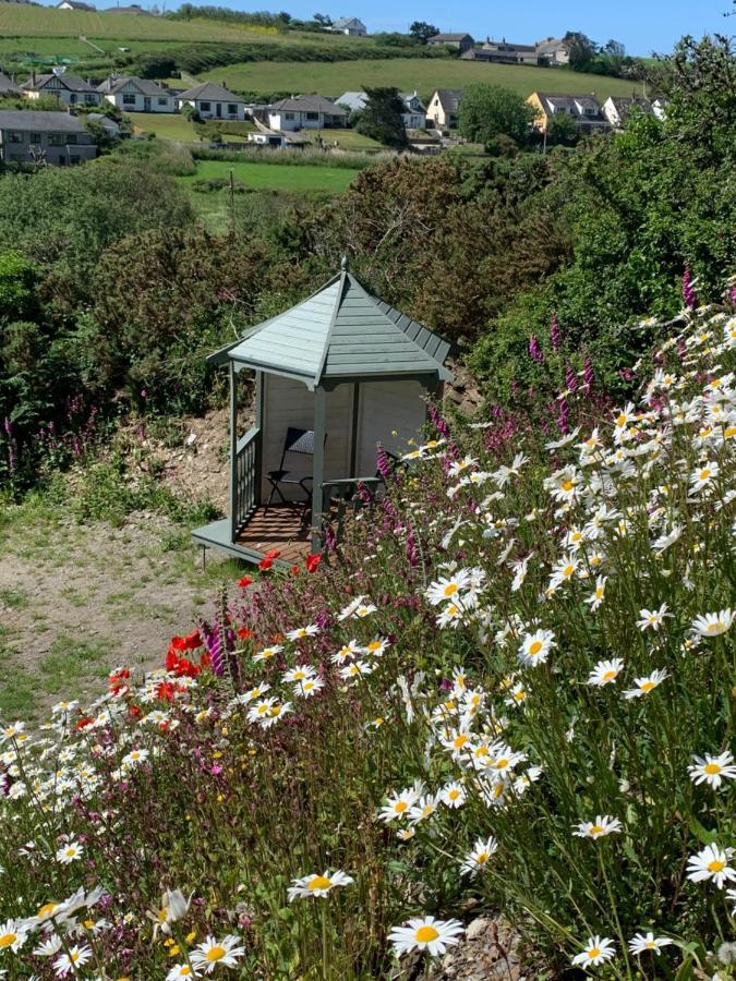 Tides Reach, Deluxe Shepherds Hut 1, 100M From The Beach Saint Merryn ภายนอก รูปภาพ